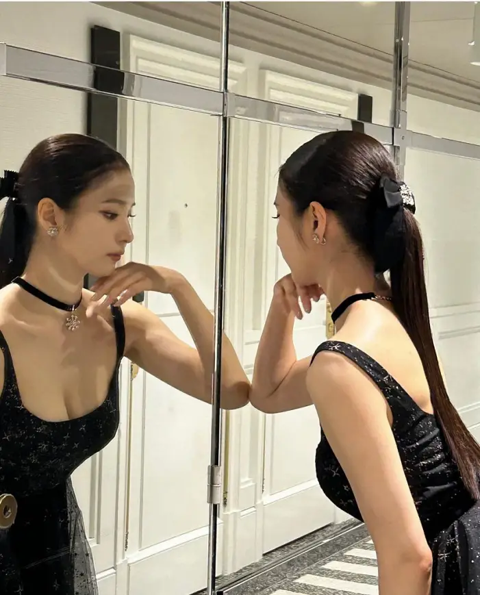 신세경 살짝 보이는 가슴골