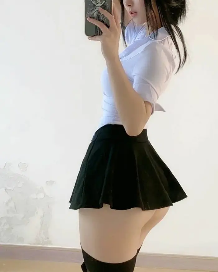 대놀고 야해보인다는 치마길이